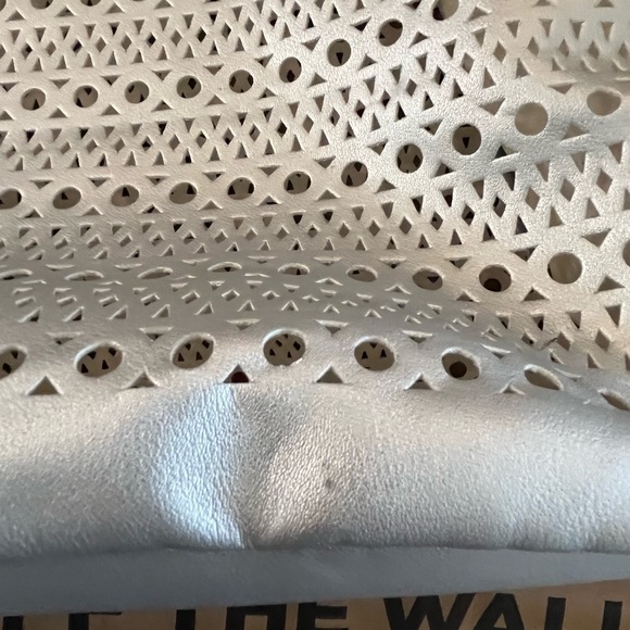 Tote - Picture 3 of 6